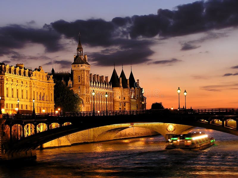 Fleuve Seine à Paris Fleuve Seine à Paris