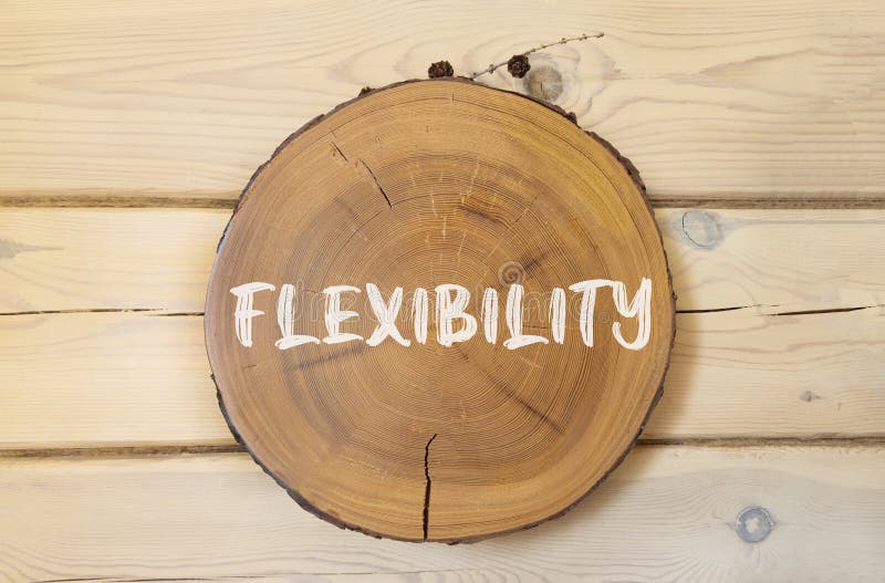 Flexibilitetssymbol. Begreppsflexibilitet för vackra träcirkeln. vacker bakgrund av trävägg. företagsflexibilitet fotografering för bildbyråer