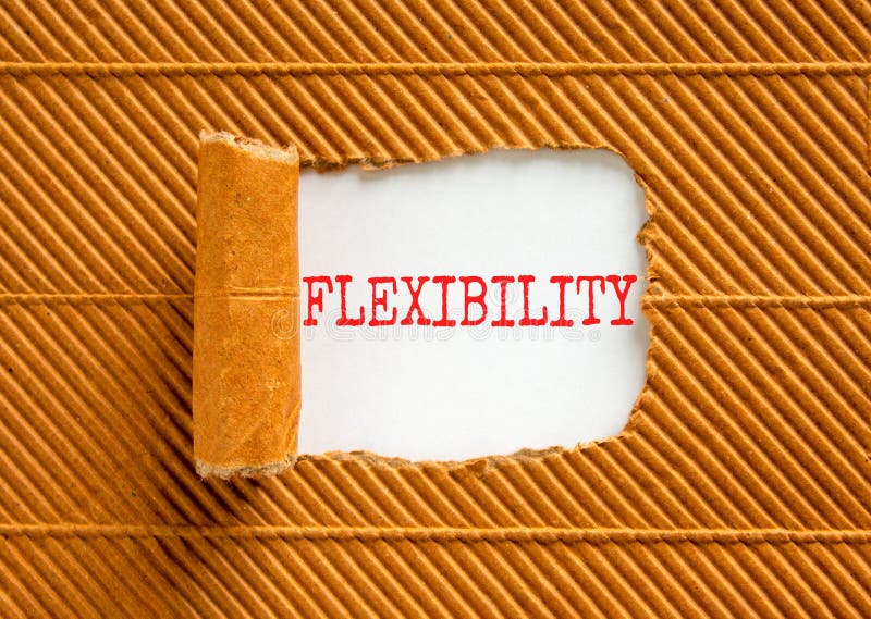 Flexibilitetssymbol. konceptordflexibilitet för vackert vitpapper. vacker bakgrund av brunpapper. företagsflexibilitet arkivbilder