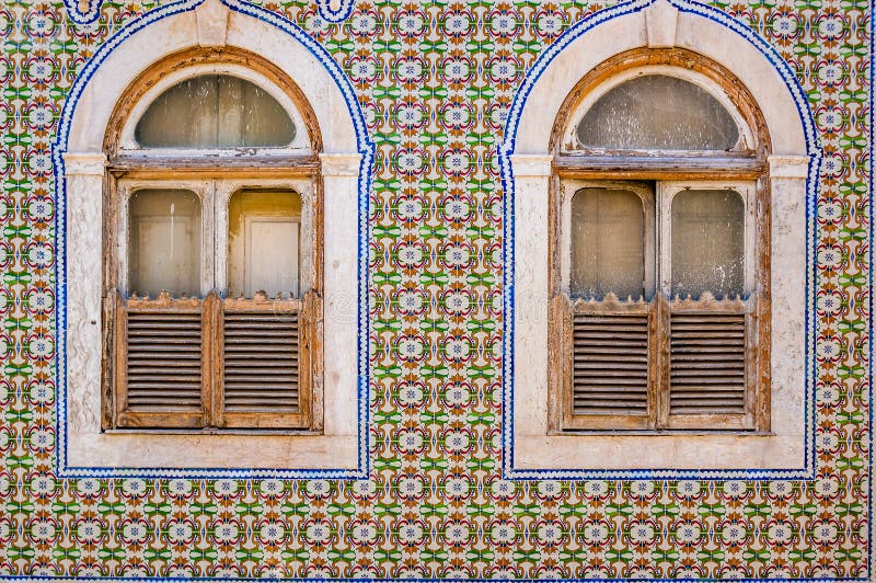 Typische Alte Lissabon-Fliesen Stockfoto - Bild von lissabon, fliesen