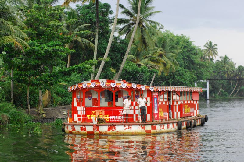 Floating market in Kerala editorial photo. Image of parvati 17610181