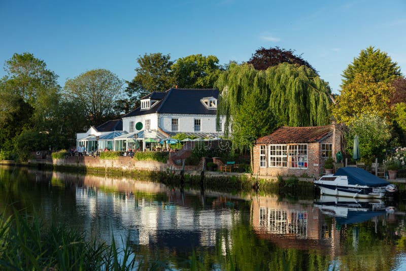 Flod Waveney, Beccles, UK, Juni 2019 arkivfoto Flod Waveney, Beccles, UK, Juni 2019 arkivfoto