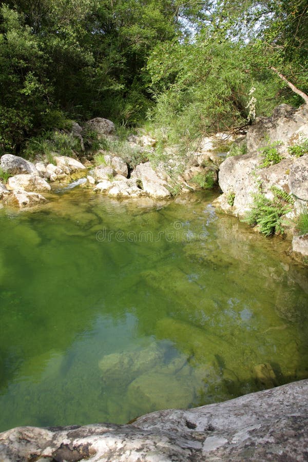 Flodlauquet i Corbieres, Frankrike royaltyfria foton Flodlauquet i Corbieres, Frankrike royaltyfria foton