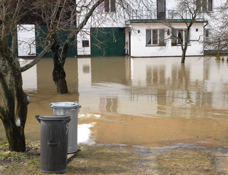 Willage dům v zatopené řeky.