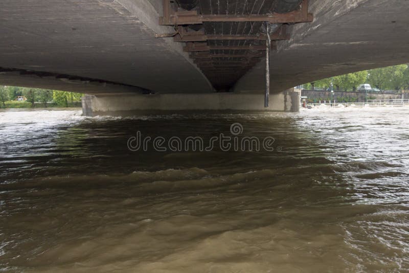 Floods Prague 2013 - Vltava under the Hlavkuv bridge