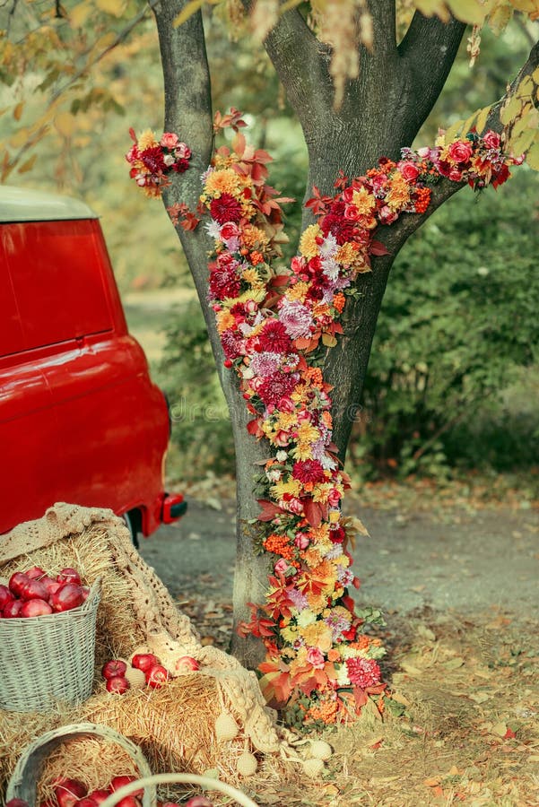 Floral arrangement on the tree