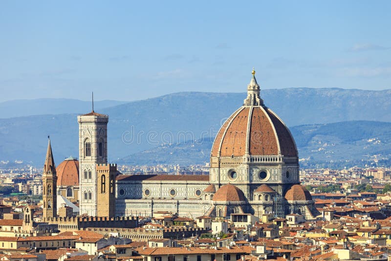 Florence, het oriëntatiepunt van de Kathedraal Duomo. De mening van het panorama van Michelang royalty-vrije stock foto Florence, het oriëntatiepunt van de Kathedraal Duomo. De mening van het panorama van Michelang royalty-vrije stock foto