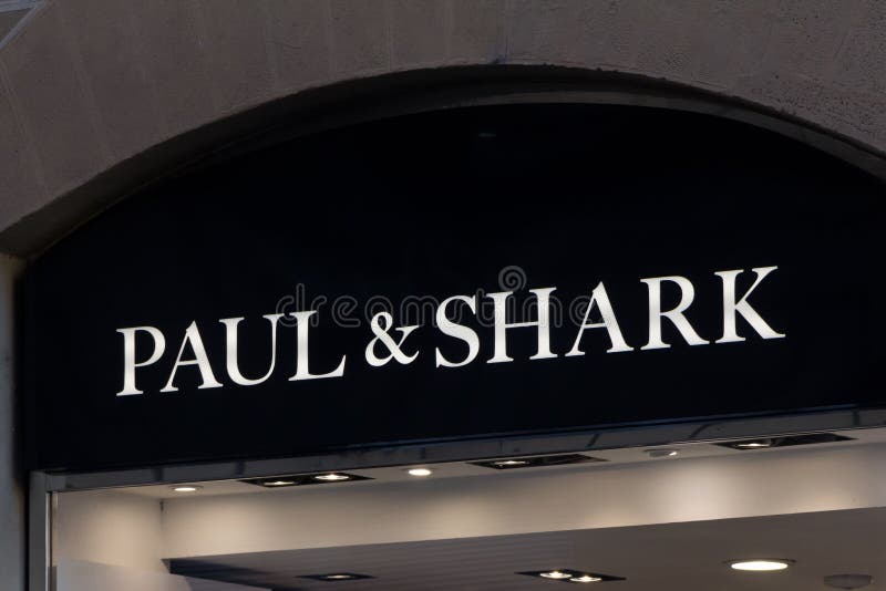 Paul & Shark Logo on & Shark Shop Editorial Photography - Image of shark, 131523642