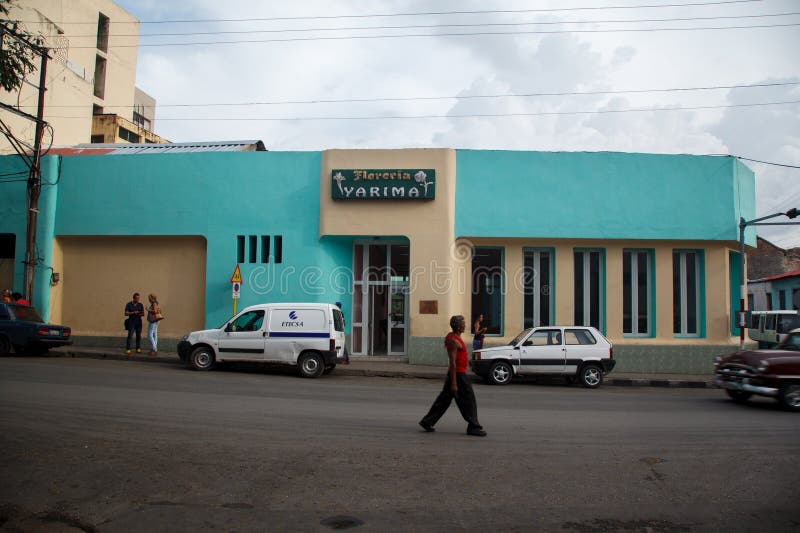 Floreria yarima в историческом здании в центре сантьяго де куба стоковое фото
