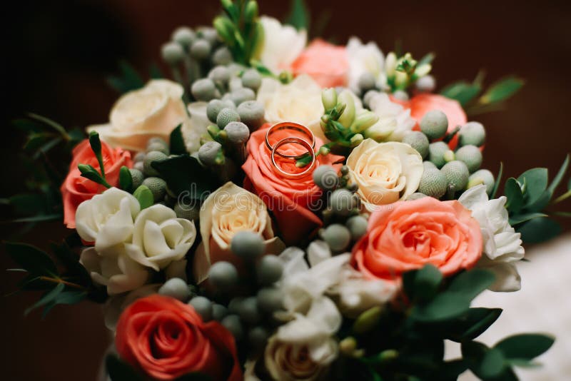 Flores de Weding Ramo de la boda y anillos de bodas Detalles de la boda imágenes de archivo libres de regalías Flores de Weding Ramo de la boda y anillos de bodas Detalles de la boda imágenes de archivo libres de regalías