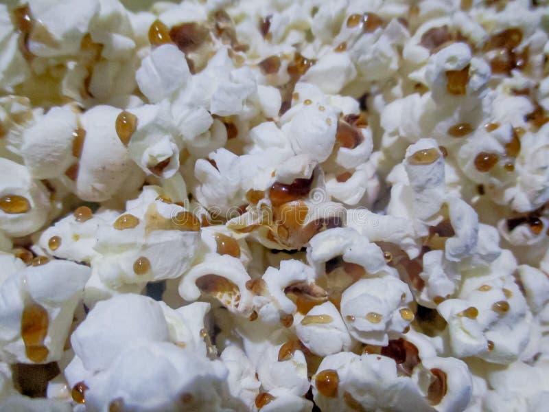 Floricele de floricele de closeup uscate cu caramel stock image