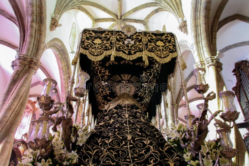 Flotador de la semana santa en el santo Mary Magdalene Church, Olivenza imágenes de archivo libres de regalías Flotador de la semana santa en el santo Mary Magdalene Church, Olivenza imágenes de archivo libres de regalías