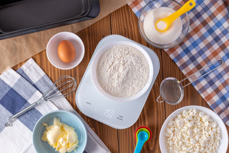 Flour on Digital Kitchen Scale with Cookie Ingredients for Baking on Wooden  Table Stock Image - Image of homemade, cooking: 268533355