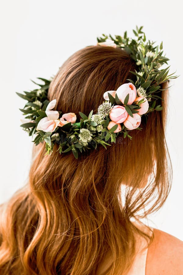 Flower Crown on Woman`s Head Stock Image - Image of attractive, lock: 183414669 Flower Crown on Woman`s Head Stock Image - Image of attractive, lock: 183414669