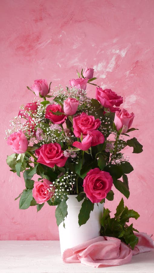 Still Life with Roses in Vase Stock Image - Image of rose, breath: 19882635