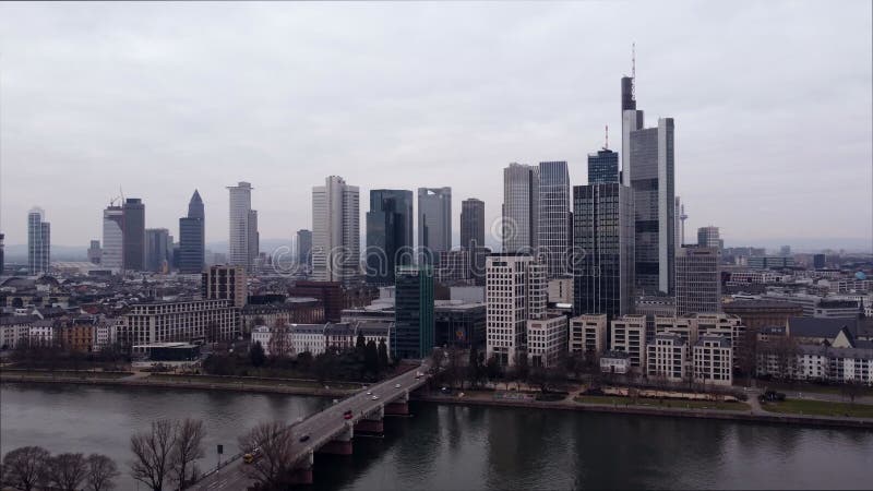 Flug über der Stadt Frankfurt am Main Deutschland stock footage