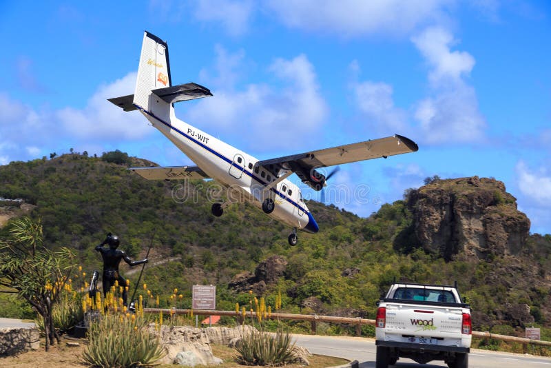 Flugzeuglandung An St Barth Redaktionelles Stockbild Bild Von Betrachtet Propeller 80795349