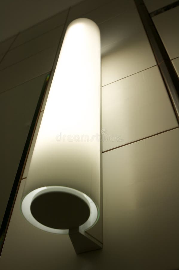 Fluorescencyjnej lampy vertical