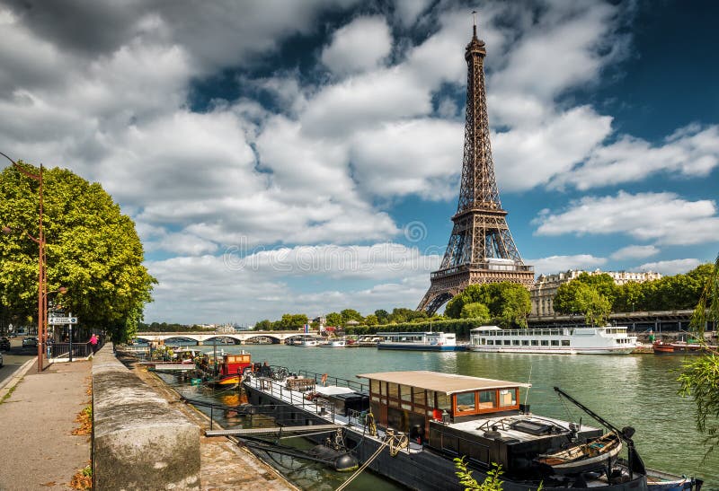 Fluss die Seine und Eiffelturm, Paris stockfoto Fluss die Seine und Eiffelturm, Paris stockfoto