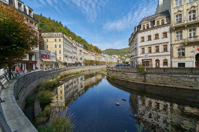 Fluss in Karlovy Vary, Tschechische Republik stockfotos Fluss in Karlovy Vary, Tschechische Republik stockfotos