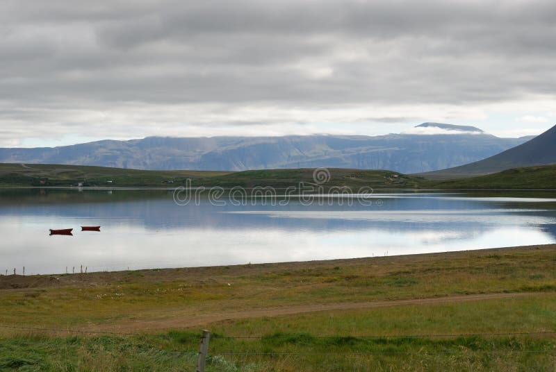 Fluss zu Akureyri in Island lizenzfreie stockfotografie Fluss zu Akureyri in Island lizenzfreie stockfotografie
