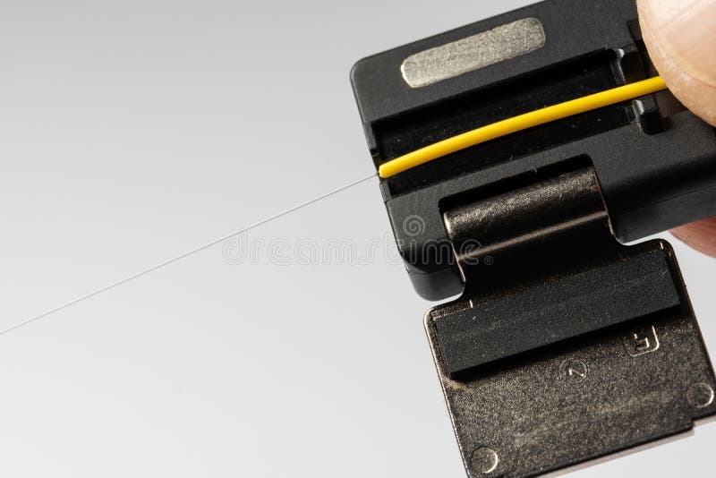 Flusso di lavoro della saldatura in fibra ottica, posa di cavi nei supporti fotografia stock libera da diritti Flusso di lavoro della saldatura in fibra ottica, posa di cavi nei supporti fotografia stock libera da diritti