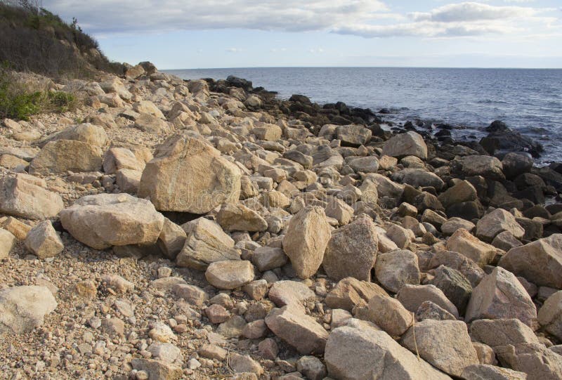 Flusssteine auf dem Strand entlang südlicher Küste von Connecticut lizenzfreies stockbild Flusssteine auf dem Strand entlang südlicher Küste von Connecticut lizenzfreies stockbild