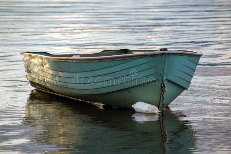 Barco à vela antigo a flutuar imagens de stock royalty free