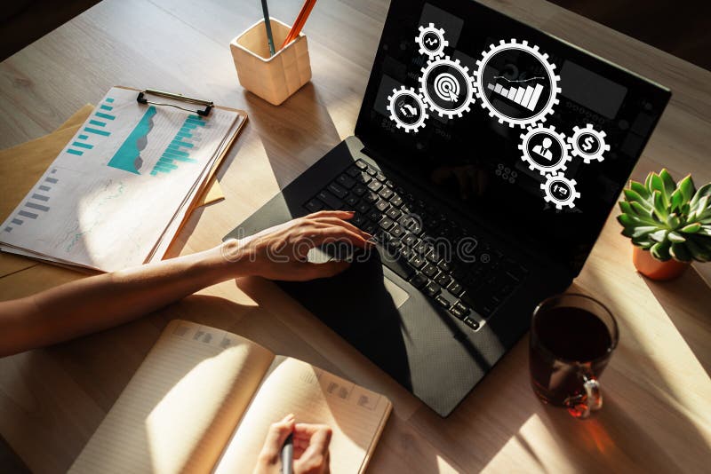 Fluxo de trabalho e conceito de automação de processos de negócio no ecrã foto de stock