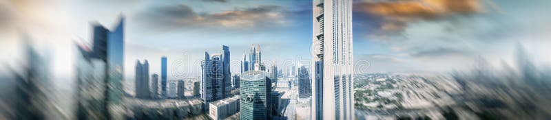 Flyg- panoramautsikt av i stadens centrum stadshorisont på solnedgången, Dubai royaltyfri fotografi Flyg- panoramautsikt av i stadens centrum stadshorisont på solnedgången, Dubai royaltyfri fotografi