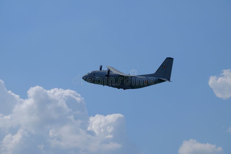 Download Flyg Show 2016 På Morii Sjön I Bucharest, Rumänien Redaktionell Bild - Bild av show, ståta: 76700226