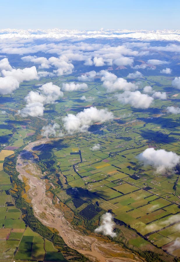 Flyg- sikt av den Hurunui floden och de norr Canterbury slättarna, Ne royaltyfria bilder Flyg- sikt av den Hurunui floden och de norr Canterbury slättarna, Ne royaltyfria bilder
