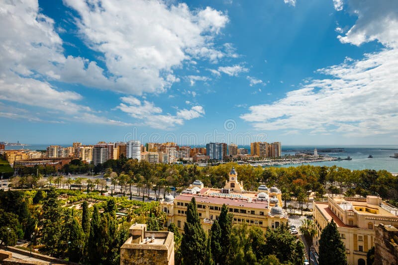 Flyg- sikt av Malaga i en härlig vårdag, Spanien fotografering för bildbyråer Flyg- sikt av Malaga i en härlig vårdag, Spanien fotografering för bildbyråer