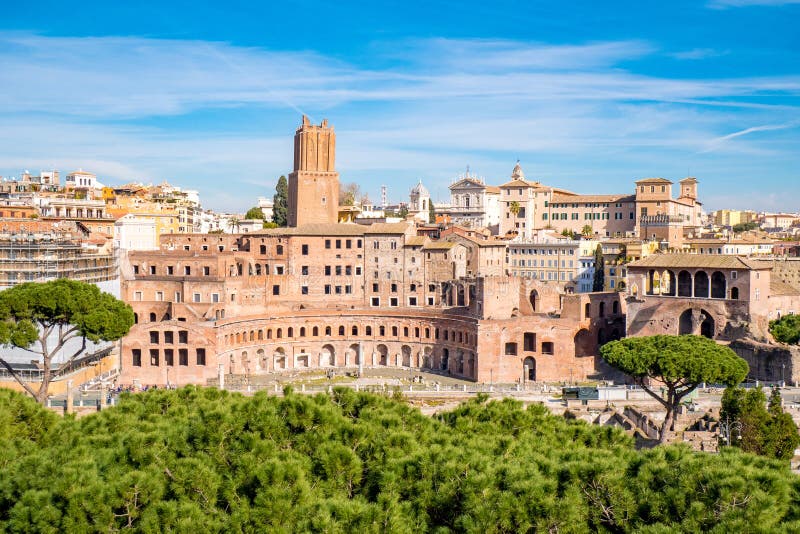 Flyg- sikt av marknaden för Trajan ` s i Rome, Italien royaltyfri foto Flyg- sikt av marknaden för Trajan ` s i Rome, Italien royaltyfri foto