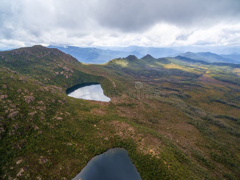 Flyg- sikt av sjön Osborne och sjön Perry i Hartz bergNa royaltyfri foto Flyg- sikt av sjön Osborne och sjön Perry i Hartz bergNa royaltyfri foto