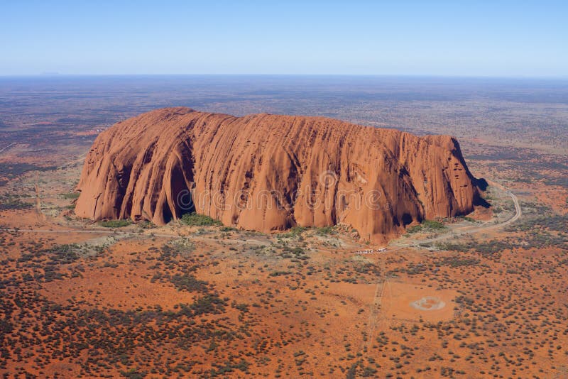 Flyg- sikt av Uluru (Ayers vaggar)
