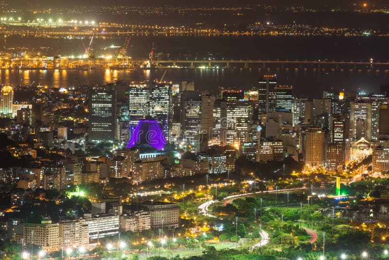Flyg- sikt för natt av Centro, Lapa, Flamengo och Сathedral. Rio de Janeiro fotografering för bildbyråer Flyg- sikt för natt av Centro, Lapa, Flamengo och Сathedral. Rio de Janeiro fotografering för bildbyråer