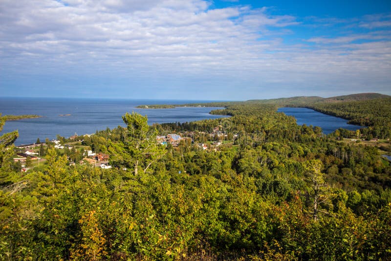 Flygvy över sjön Superior och Copper Harbour Michigan royaltyfri bild Flygvy över sjön Superior och Copper Harbour Michigan royaltyfri bild