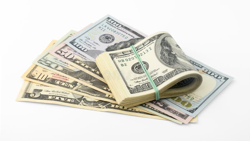 Fläkta och stapla den amerikanska pengardollarräkningen som isoleras på den snabba banan för vit bakgrund HögUSA-sedel royaltyfri fotografi Fläkta och stapla den amerikanska pengardollarräkningen som isoleras på den snabba banan för vit bakgrund HögUSA-sedel royaltyfri fotografi