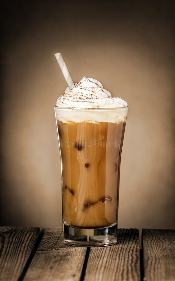 Flöte eller milkshake för med is kaffe royaltyfri bild