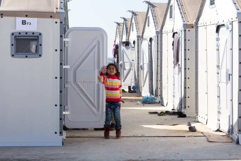 Flüchtlinge, die in den Zelten in der Mittelverlegung Diavata leben