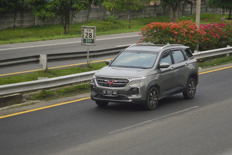 Flügelalmaz ex 2020 suv stockfotografie