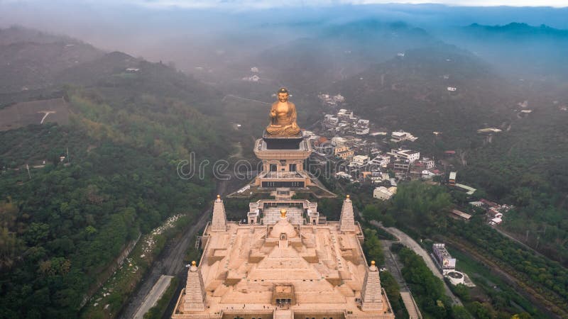 FO Guang Shan Buddha Memorial Center, Kaohsiung mit chinesischem Schriftzeichen stockbild FO Guang Shan Buddha Memorial Center, Kaohsiung mit chinesischem Schriftzeichen stockbild