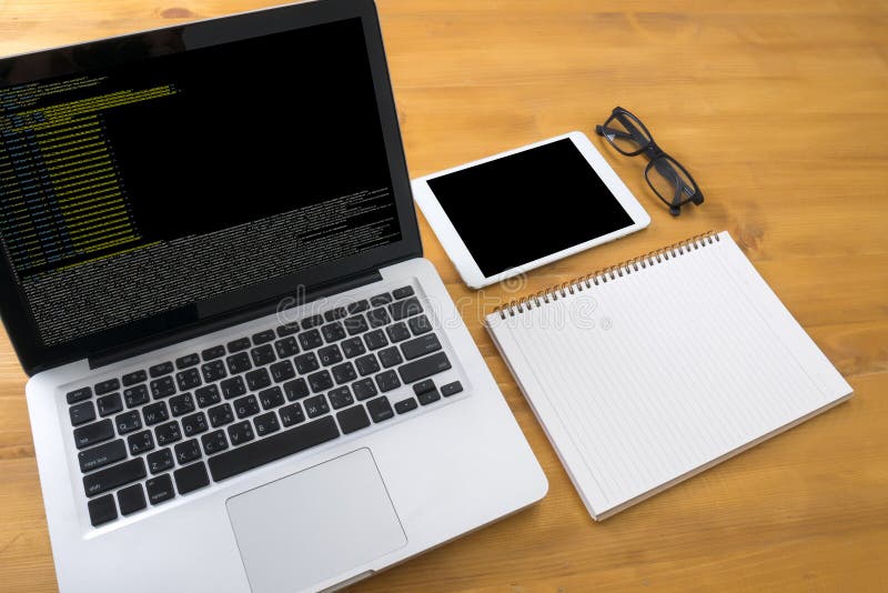Focalizarea codurilor pe programarea codificării cod php html codificare ciberspac stock images