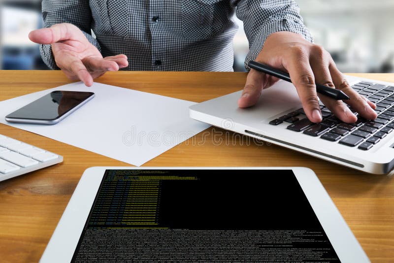 Focalizarea codurilor pe programarea codificării cod php html codificare ciberspac stock photography