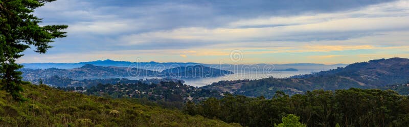 Fog rolling in around San Francisco Bay in California royalty free stock images Fog rolling in around San Francisco Bay in California royalty free stock images