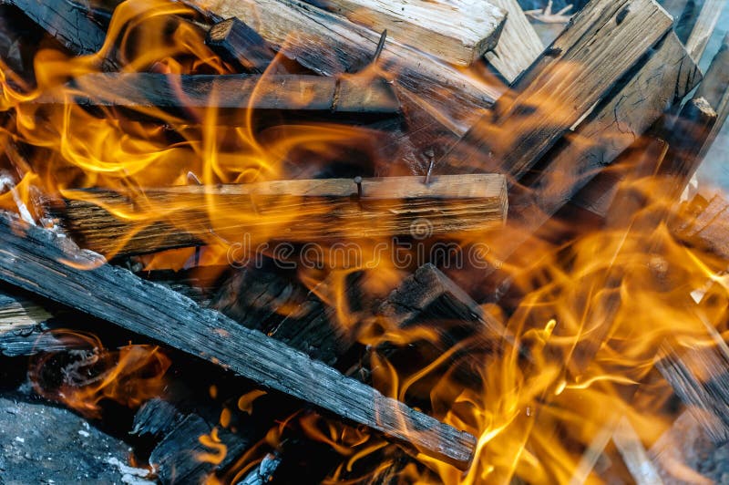 Contorno borrado fogo chama ícone plana imagem vetorial de grgroupstock©  145120149