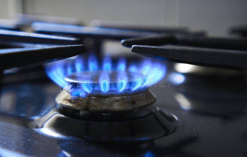 Fogones De Cocina En Un Quemador Alimentado Por Gas Natural Combustible O  Por Singas Propano Butano. Cocina Como Calentador. Despi Imagen de archivo  - Imagen de fuego, calentamiento: 236617495