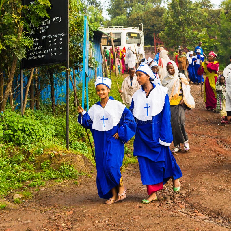 Folk i LALIBELA, ETIOPIEN royaltyfri bild Folk i LALIBELA, ETIOPIEN royaltyfri bild
