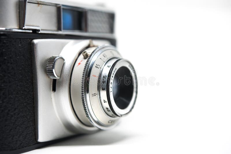 Fond blanc de vieille cam?ra de photo photographie stock Fond blanc de vieille cam?ra de photo photographie stock